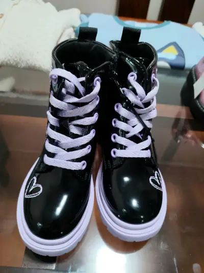 Botas negras - miniatura 3