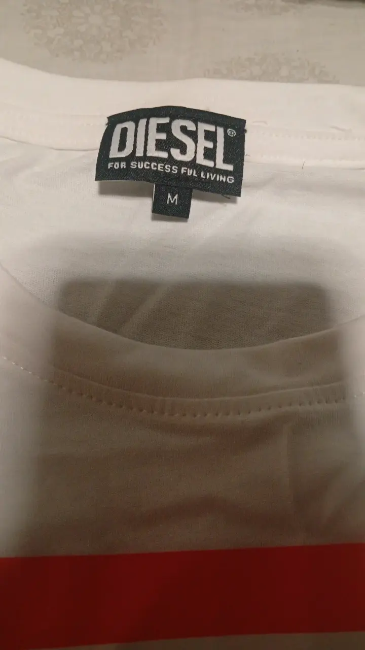 Polera blanca Diesel con logo - 2