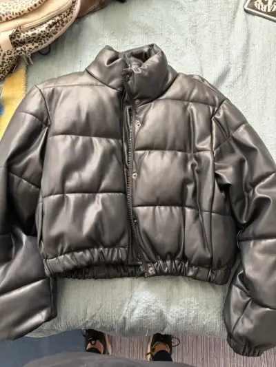 Chaqueta acolchada negra Zara para mujer - miniatura 1