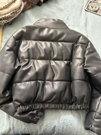 Chaqueta acolchada negra Zara para mujer - miniatura 2