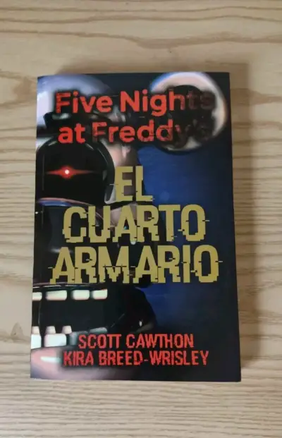 Libro El Cuarto Armario' de Five Nights at Freddy' - miniatura 1
