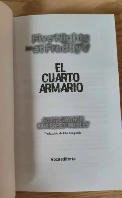 Libro El Cuarto Armario' de Five Nights at Freddy' - miniatura 3