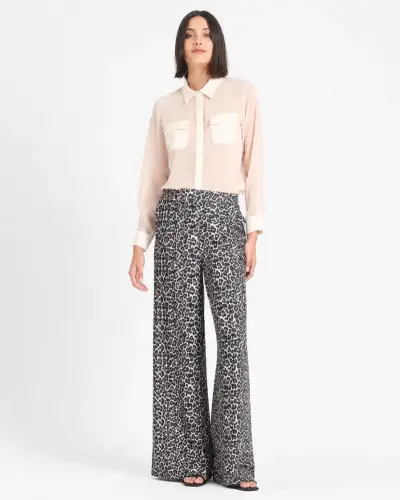 Blusa Transparente Beige con Bolsillos marca Liolá - miniatura 2