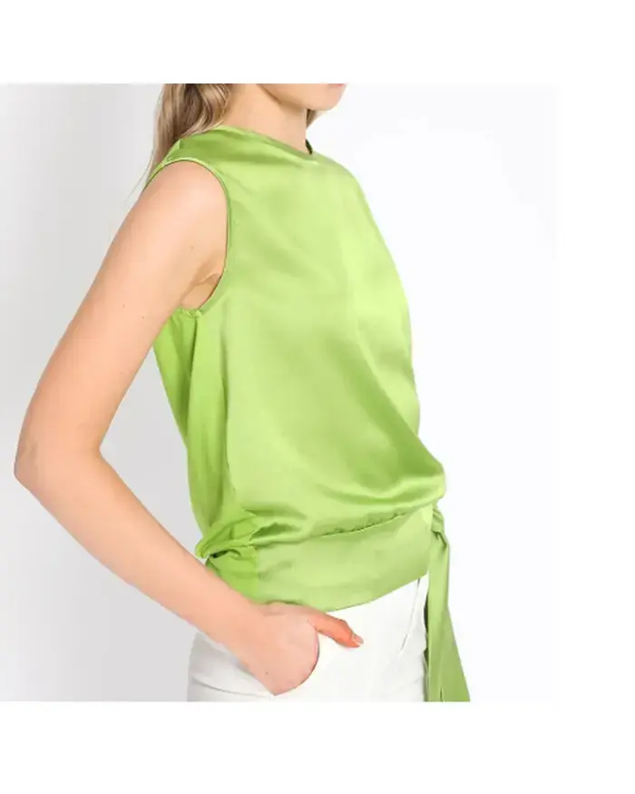 Blusa sin mangas verde con lazo marca Liolá - 2