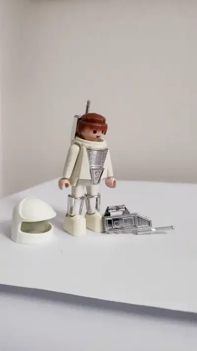 Vehículo espacial Playmobil con figura y accesorios - miniatura 2