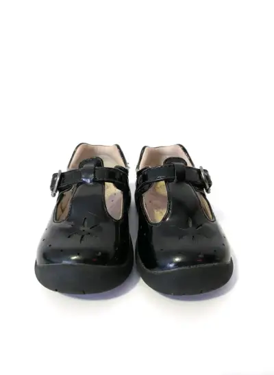 Zapatos de charol negro para niña con hebilla - miniatura 1