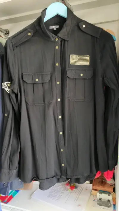 Camisa negra militar Kimera con parches - miniatura 1