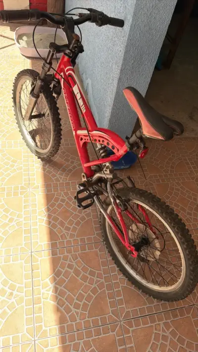 Bicicleta infantil Oxford roja con suspensión - miniatura 2