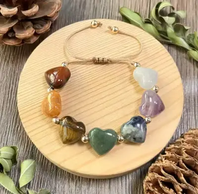 Pulsera de piedras naturales en forma de corazón - miniatura 1