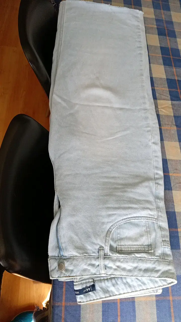 Jeans de mezclilla azul claro para mujer - 2