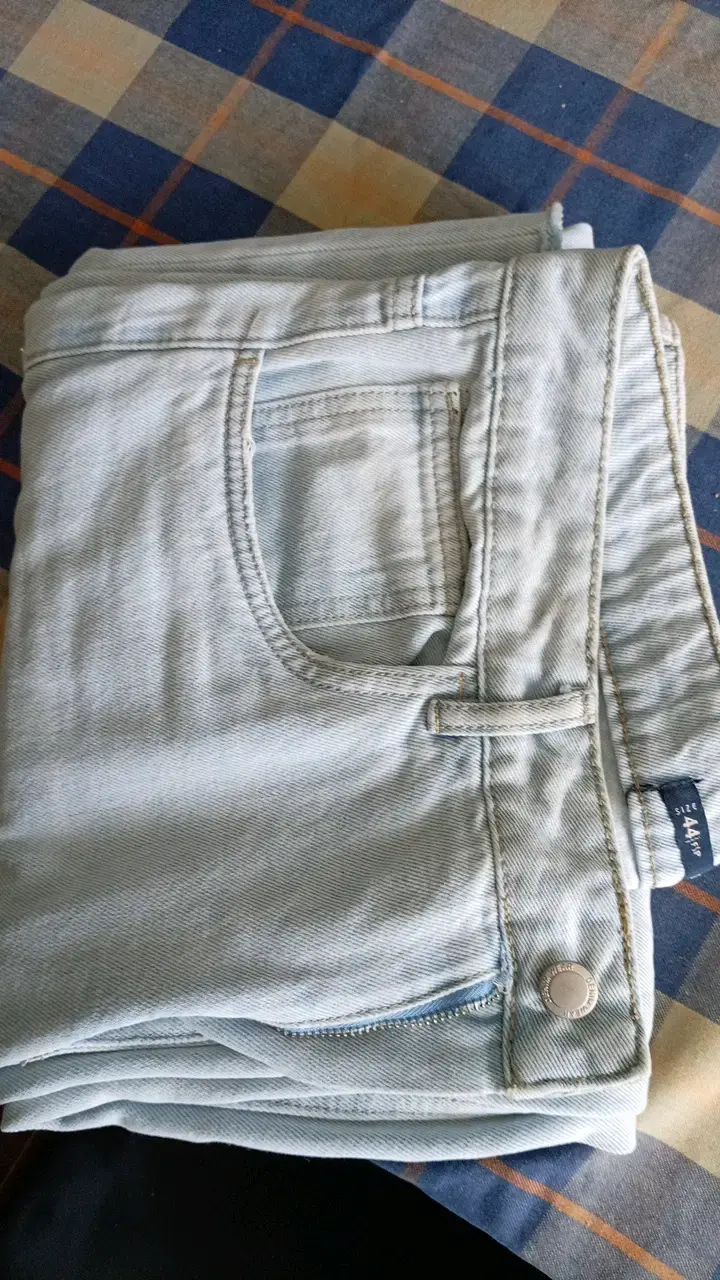 Jeans de mezclilla azul claro para mujer - 3