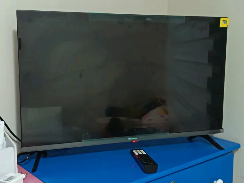 Televisor Smart TV Hisense 32 pulgadas - 2
