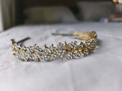 Diadema de Cristales Plateada y Dorada - miniatura 1