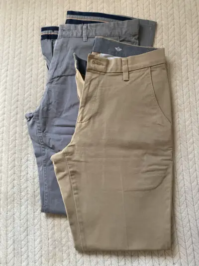 Pack2 pantalones. Zara y Dockers. Talla 42 (32 us) - miniatura 1