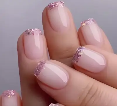 Uñas postizas cortas con glitter rosa - miniatura 1