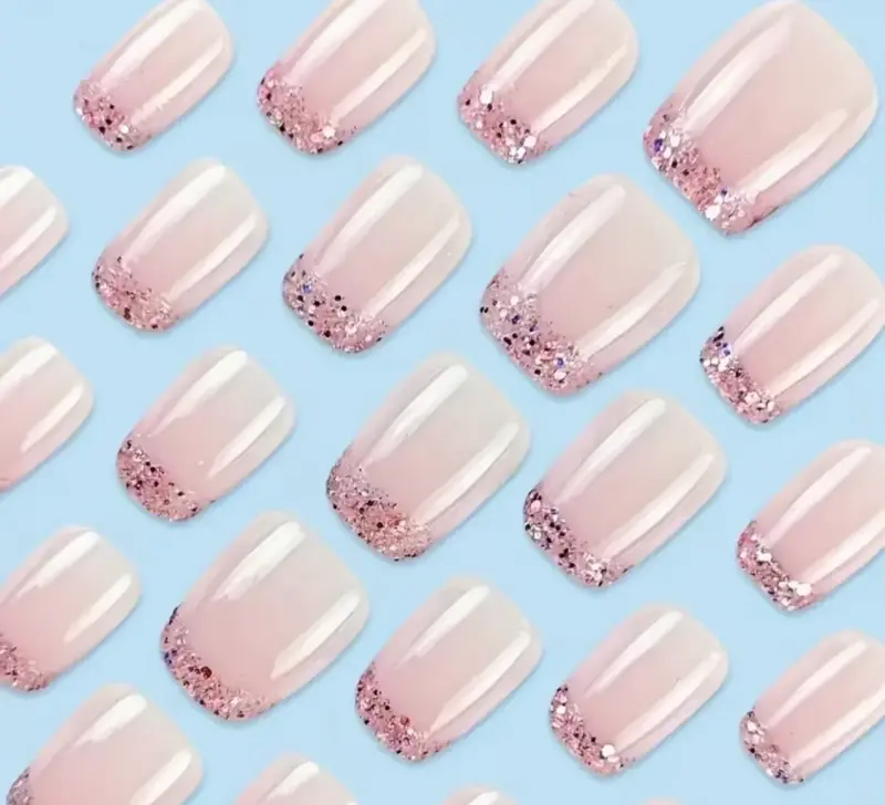 Uñas postizas cortas con glitter rosa - 5