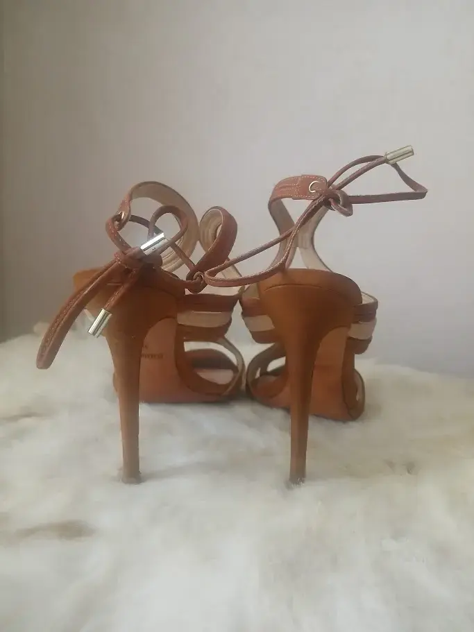 Sandalias de cuña anaranjadas para mujer - 4