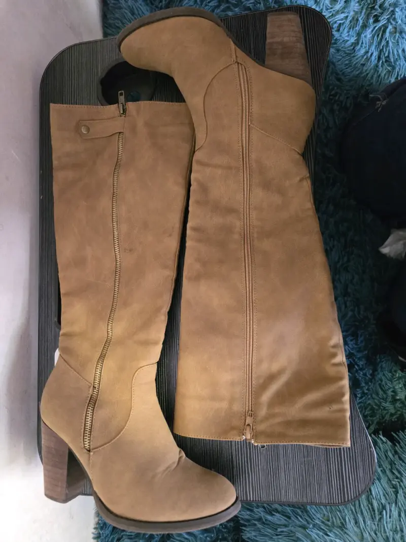 Botas largas de cuero sintético color camel - 2