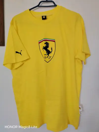 Polera amarilla Ferrari con logo Puma - miniatura 1
