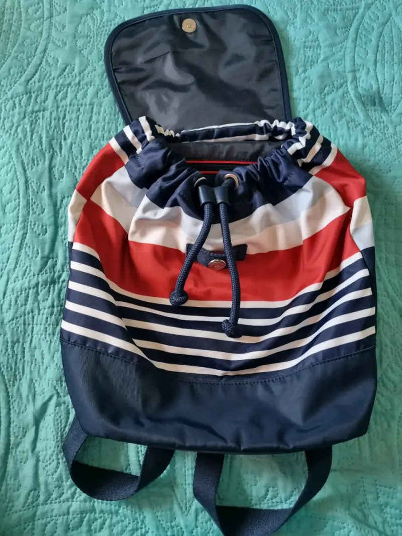 Mochila Tommy Hilfiger rayada azul y roja - 2