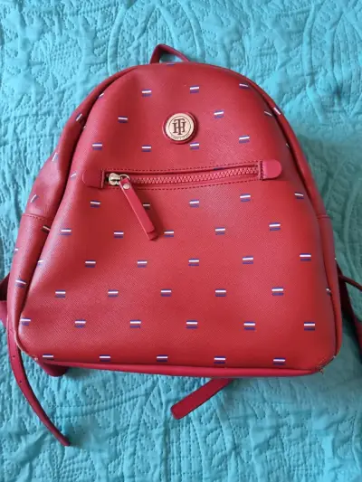Mochila Tommy Hilfiger roja con diseño moderno - miniatura 1
