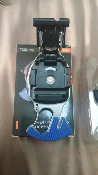 Linterna LED Recargable con Cortador de Cinturón - miniatura 3