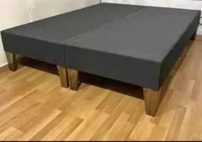 Base de cama tapizada en tela negra - miniatura 1