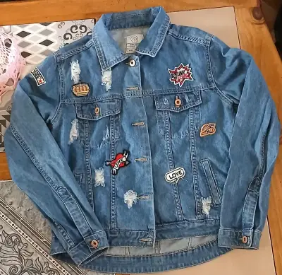 Chaqueta de mezclilla con parches estilo casual - miniatura 2