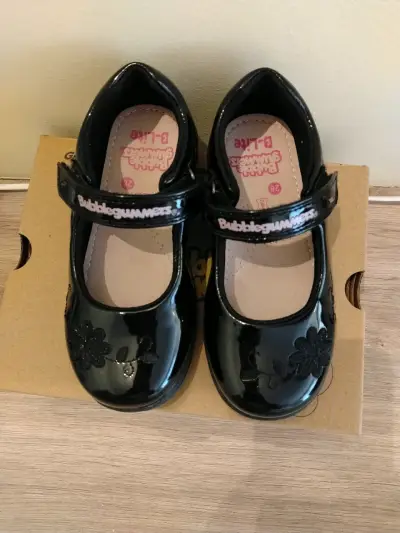 Zapatos de charol para niña Bubble gummers negros - miniatura 1