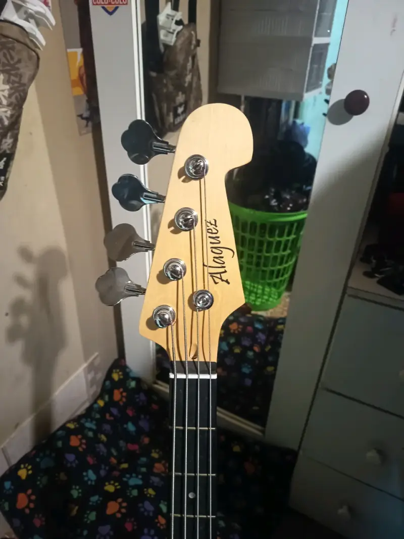 Bajo eléctrico Aria Pro II con amplificador - 2