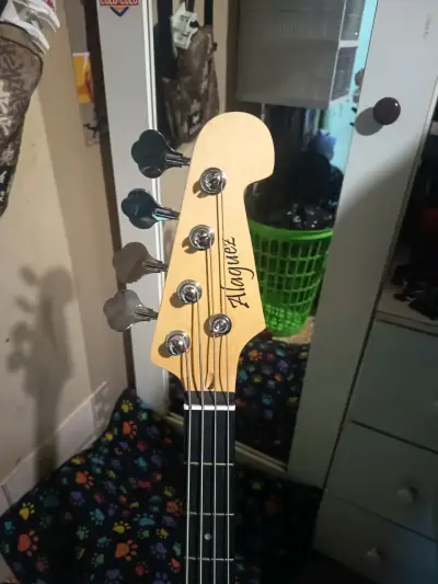 Bajo eléctrico Aria Pro II con amplificador - miniatura 2