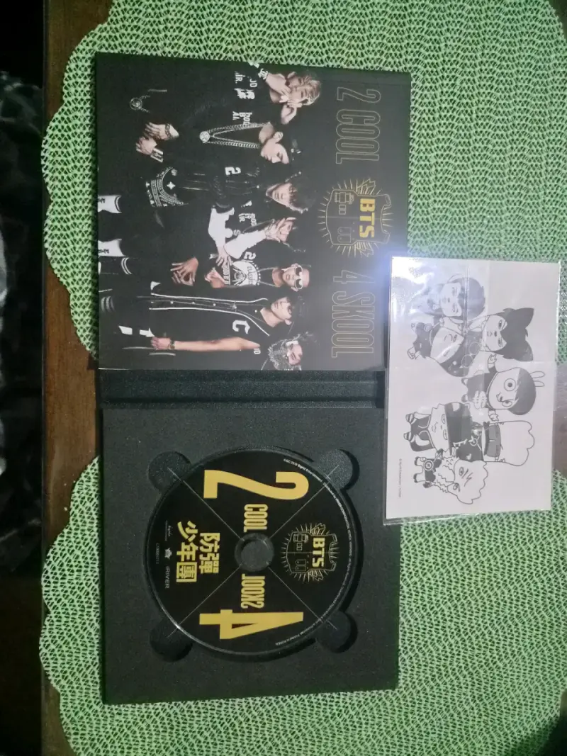 Álbum BTS 2 Cool 4 Skool Edición Especial - 2