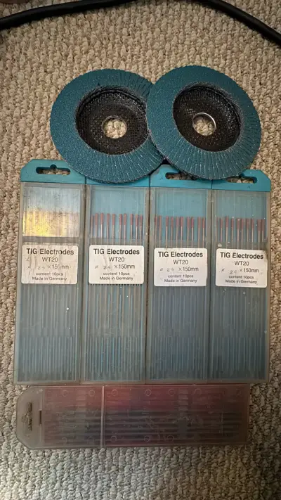 Electrodos TIG WT20 y discos abrasivos - miniatura 1