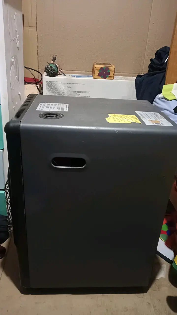 Estufa a gas Kendal negra en buen estado - 2
