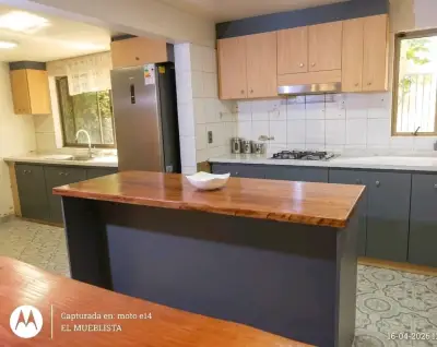 Cocina Modular con Barra de Madera - miniatura 2