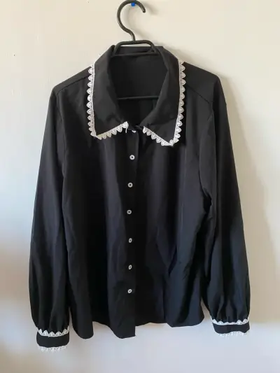 Blusa negra con encaje 4XL - miniatura 1