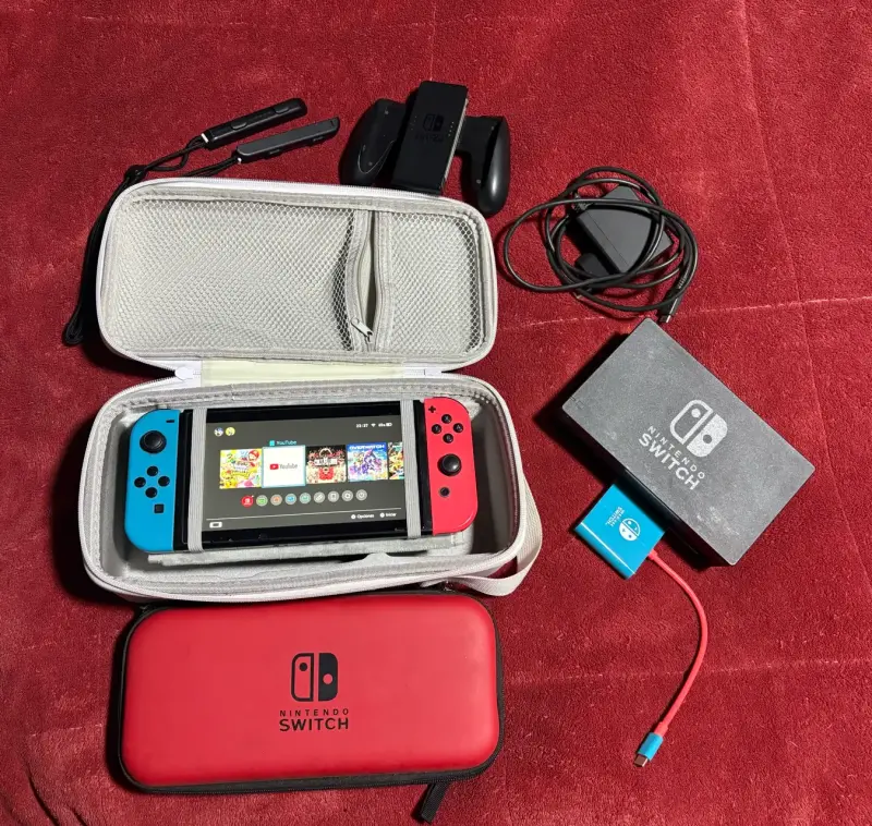 Consola Nintendo Switch con accesorios - 1