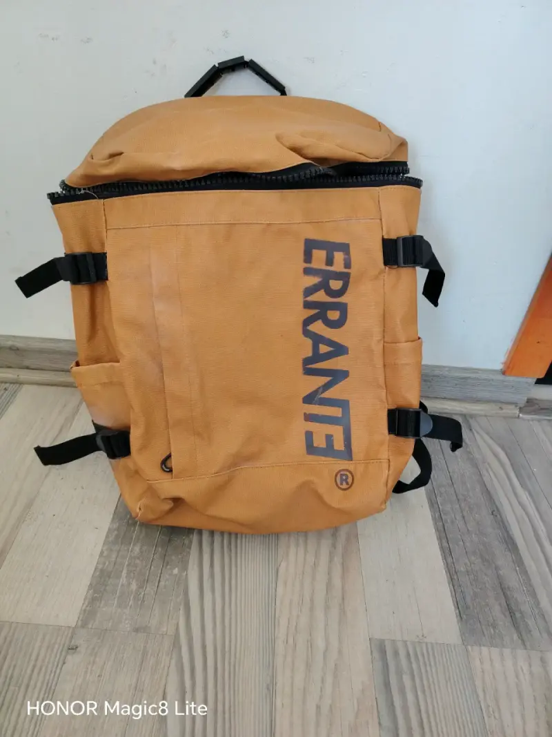 Mochila Errante color camel con correas ajustables - 2