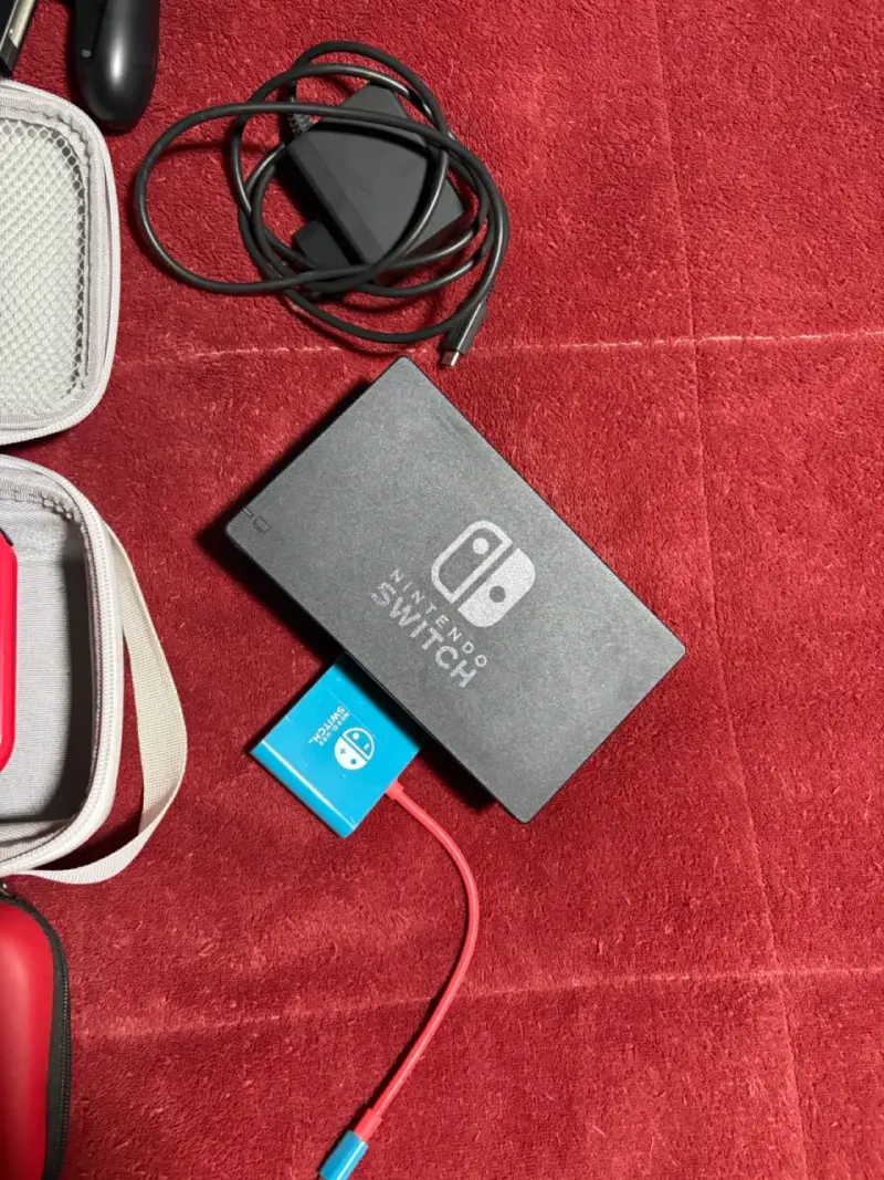 Consola Nintendo Switch con accesorios - 5