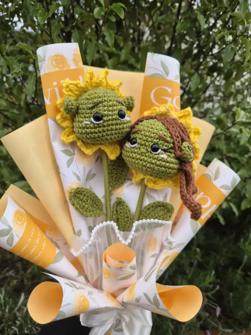 Ramo de flores de girasol shrek y fiona - 2