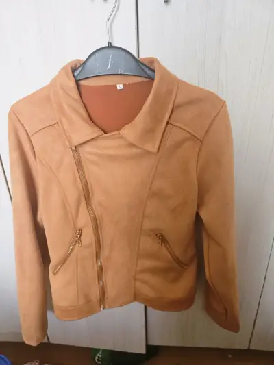 Chaqueta de gamuza color camel con cierre - miniatura 2
