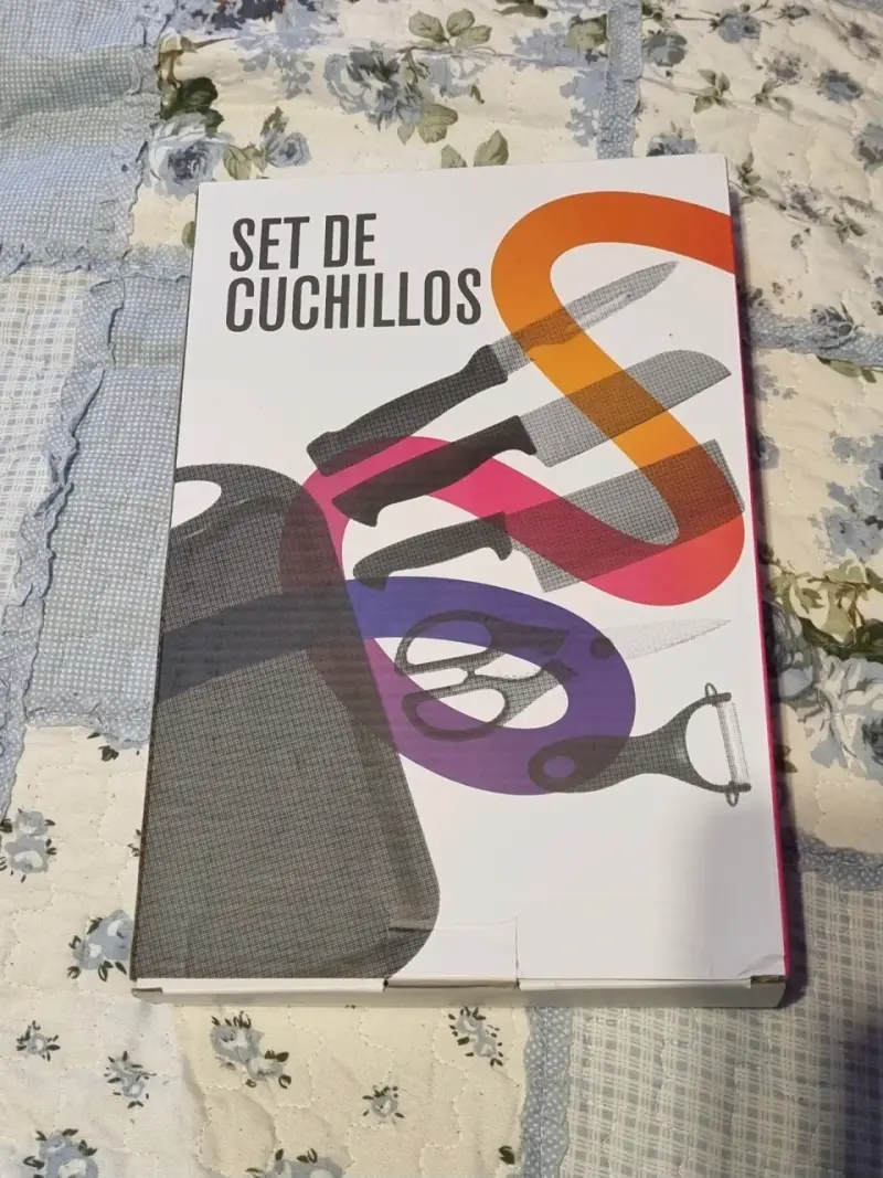 Set de cuchillos con soporte y tabla - 2