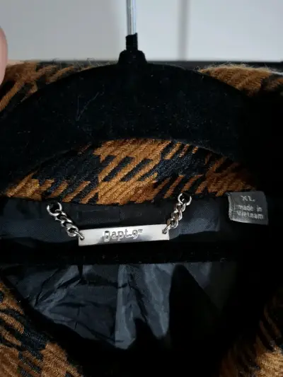 Abrigo de lana a cuadros marrón y negro para mujer - miniatura 3