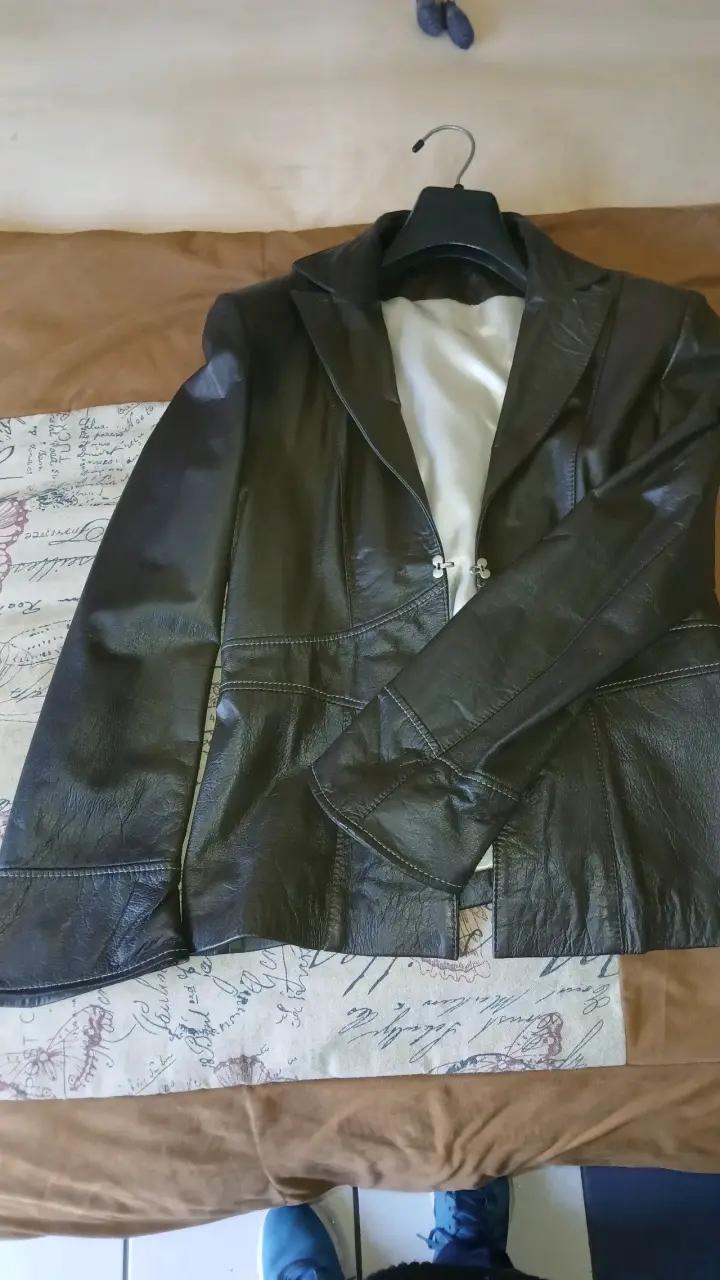 Chaqueta de cuero negra elegante para mujer - 3