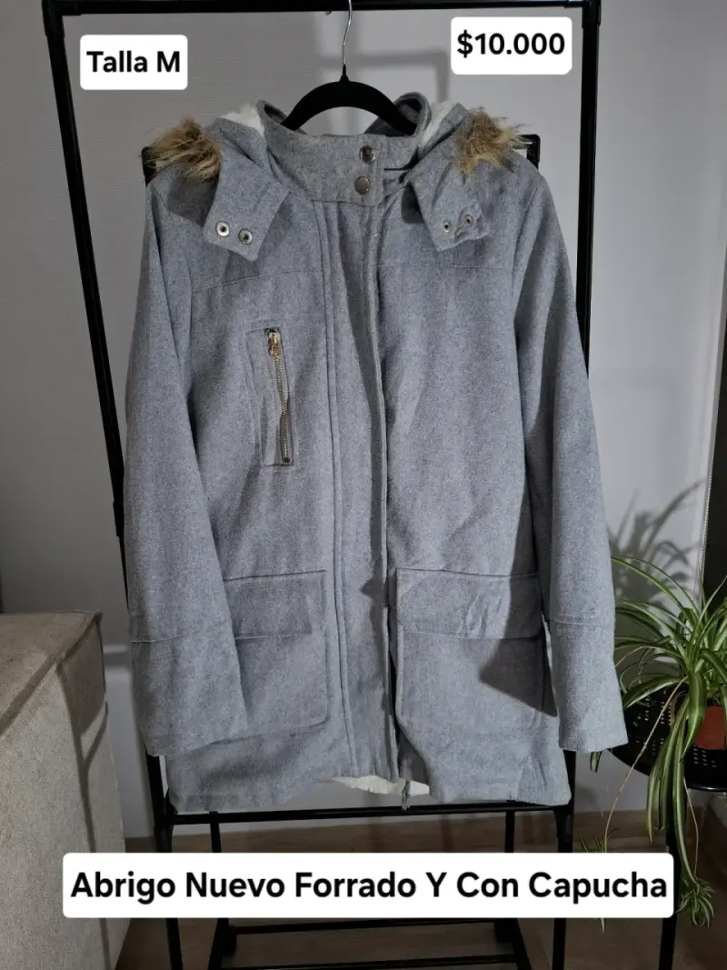 Abrigo gris con capucha y forro Charlotte Russe - 1