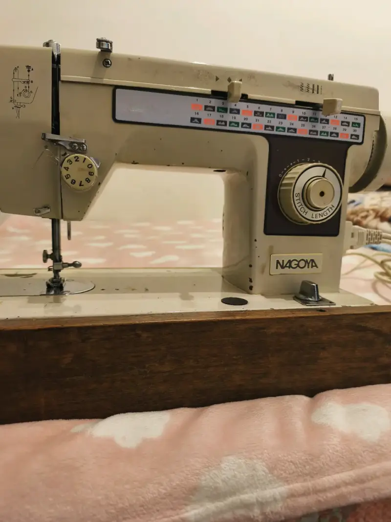 Máquina de coser Nagoya vintage en buen estado - 1