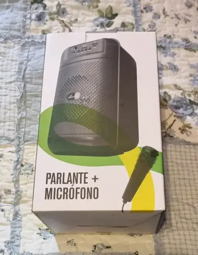 Parlante portátil con micrófono SoundPro - miniatura 1