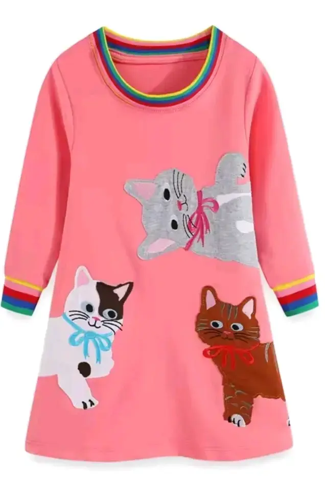Vestido infantil rosa con estampado de gatos