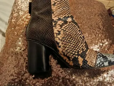 Botines de cuero con diseño de pitón marca nine we - miniatura 1