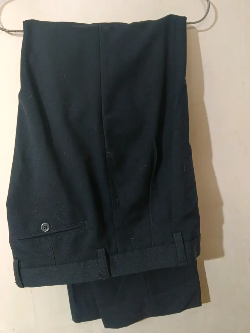 Pantalón de vestir negro para hombre